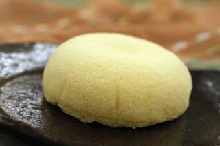 仙台銘菓「萩の月」
