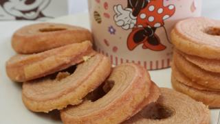 【ディズニーのフラワーギフト】プリザーブドフラワーセットの「苺ミルクのトールバウム」